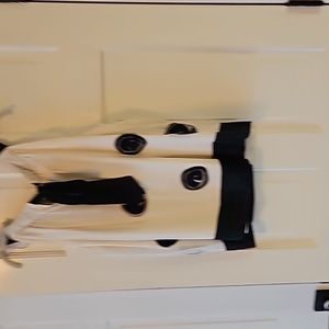 Women's sleeveless bcbg blouse lg